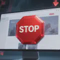 ilustrasi blog dengan spam score tinggi